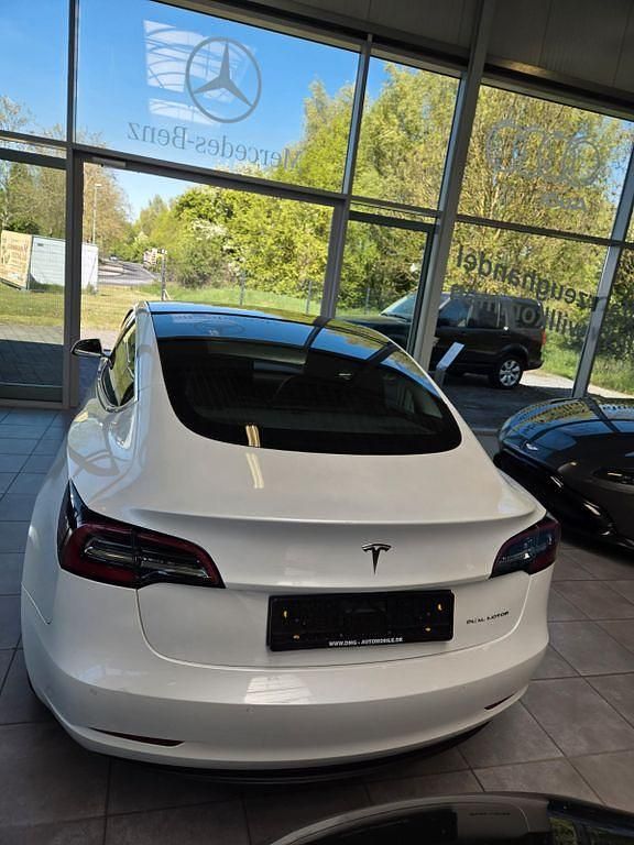 Käytetty Tesla Model 3 324 kW (441 HP) 2020 Valkoinen Sedan