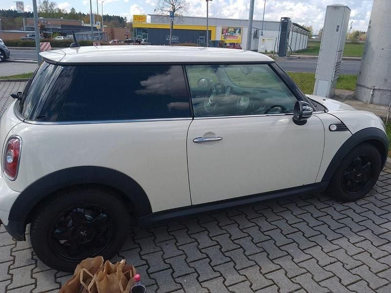 Gebraucht Mini ONE 75 PS (55 kW) 2009 Schwarz Kleinwagen