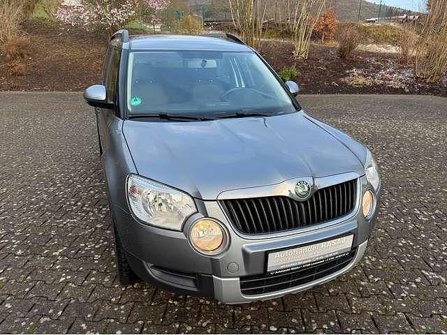 Gebraucht Skoda Yeti Plus Edition 105 PS (77 kW) 2013 Platingrau metallic SUV