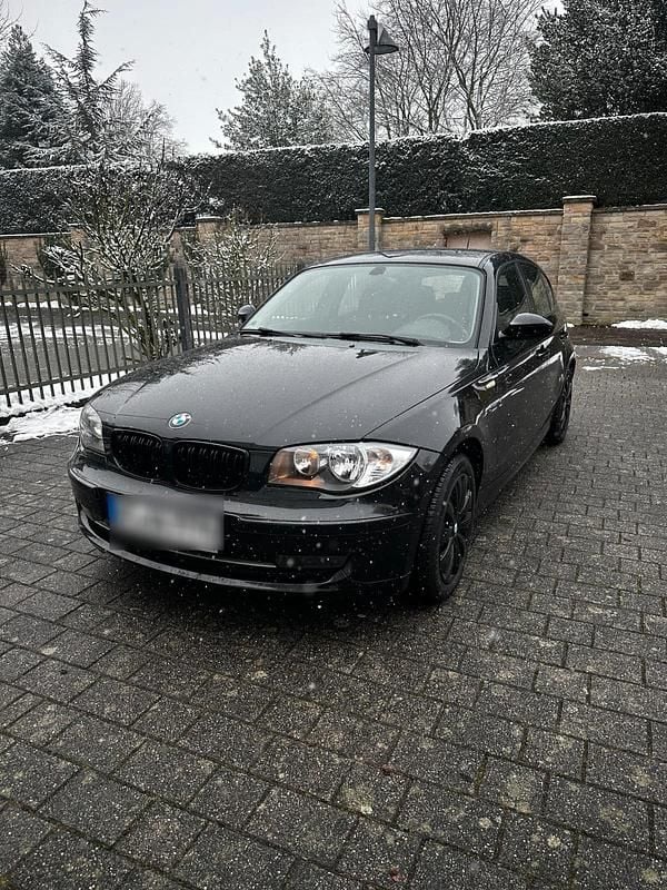 Schwarz Gebraucht 2010 BMW 116 Kleinwagen | 2.900 € (Superpreis) - Bild 1/4
