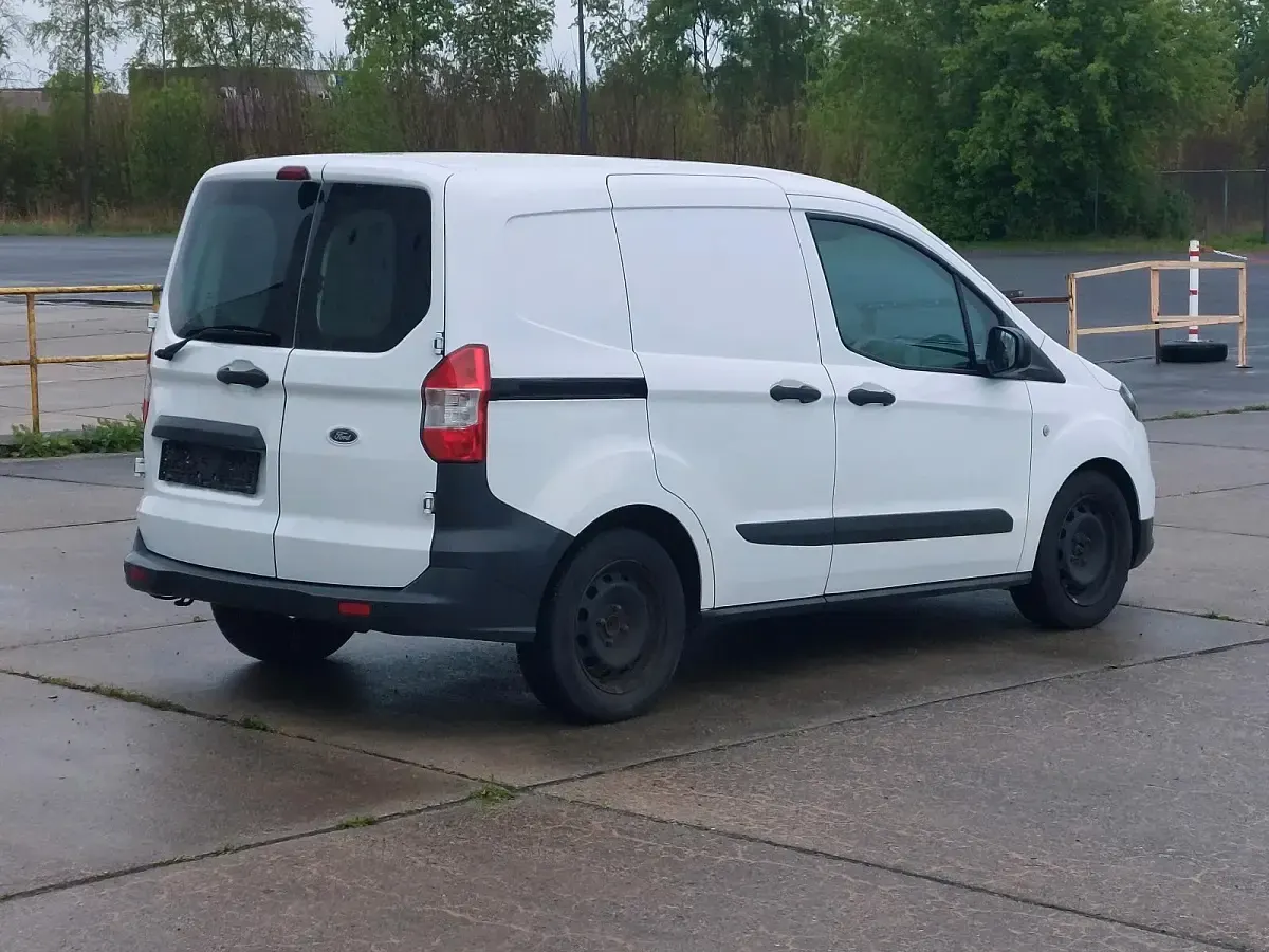 Gebraucht Ford Transit 101 PS (74 kW) 2020 Weiß Limousine