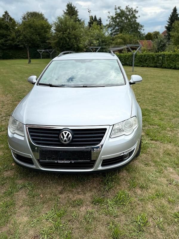 Silber Gebraucht 2010 VW Passat Kombi | 1.600 € - Bild 1/4