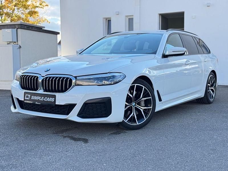 Alpinweiss iii Gebraucht 2022 BMW 540 M Sport Kombi | 29.900 € - Bild 1/4