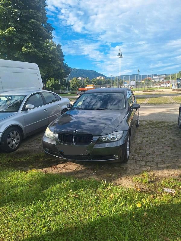 Grau Gebraucht 2006 BMW 320 Kombi | 2.500 € (Fairer Preis) - Bild 1/2