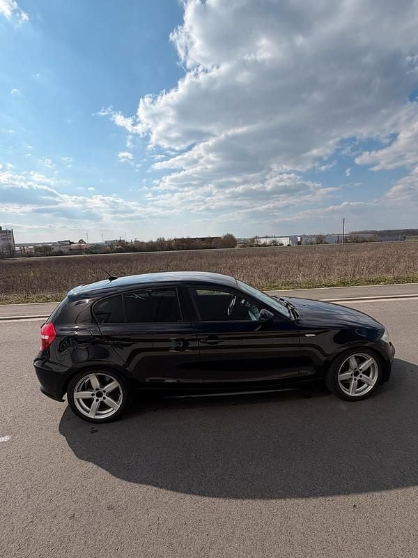 Gebraucht BMW 120 177 PS (130 kW) 2009 Schwarz Kleinwagen