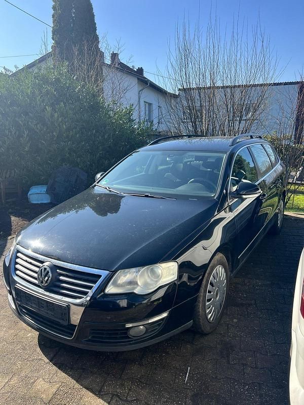 Gebraucht VW Passat 140 PS (102 kW) 2010 Schwarz Kombi