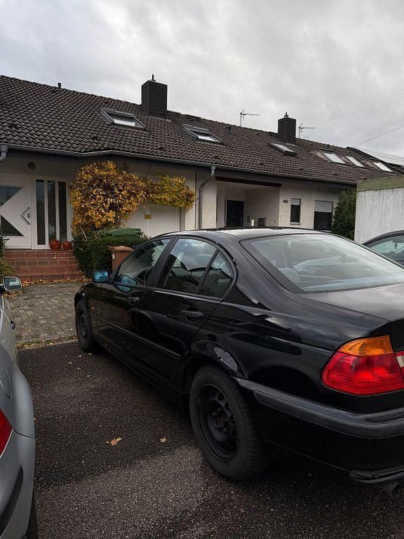 Gebraucht BMW 318 118 PS (86 kW) 1999 Schwarz Limousine