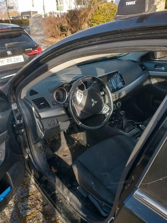 Schwarz Gebraucht 2009 Mitsubishi Lancer Sportback Limousine | 2.000 € (Guter Preis) - Bild 1/4