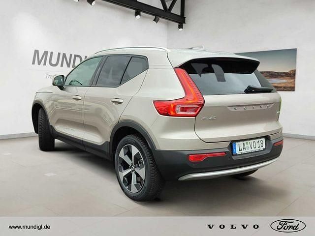Gebraucht Volvo XC40 Core 163 PS (119 kW) 2023 Gold SUV