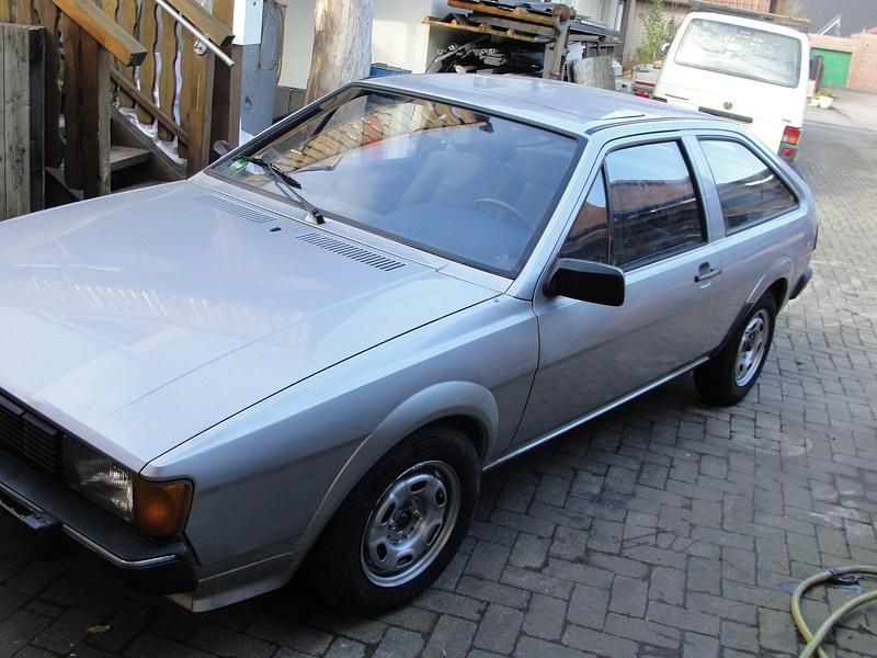 Second-hand VW Scirocco 112 CP (82 kW) 1983 Argintiu Coupe