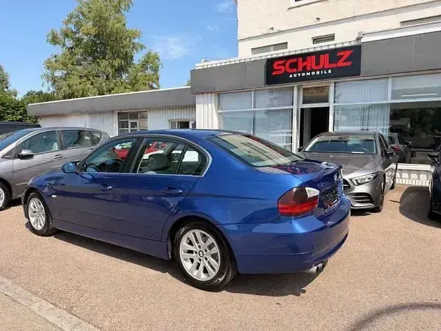 Gebraucht BMW 325 218 PS (160 kW) 2006 Blau Limousine
