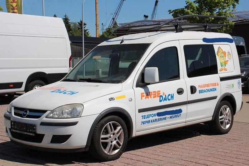 Weiß Gebraucht 2010 Opel Combo Van / Kleinbus | 1.990 € (Superpreis) - Bild 1/4