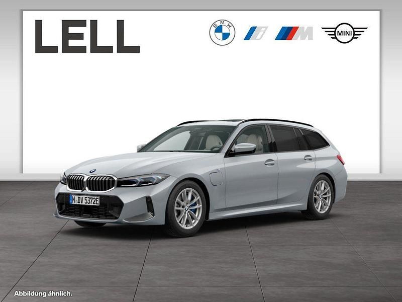 Grau Gebraucht 2024 BMW 330e M Sport Kombi | 46.850 € (Guter Preis) - Bild 1/4