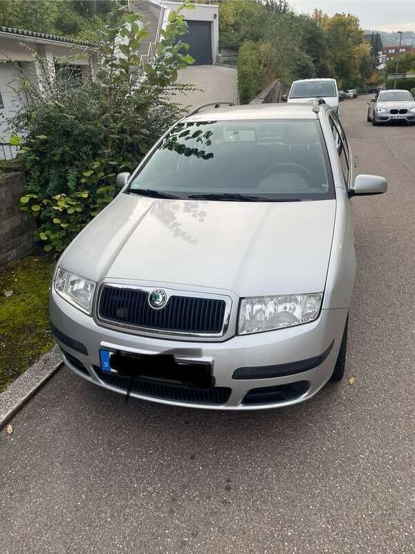 Grau Gebraucht 2005 Skoda Fabia Kombi | 1.500 € (Fairer Preis) - Bild 1/3
