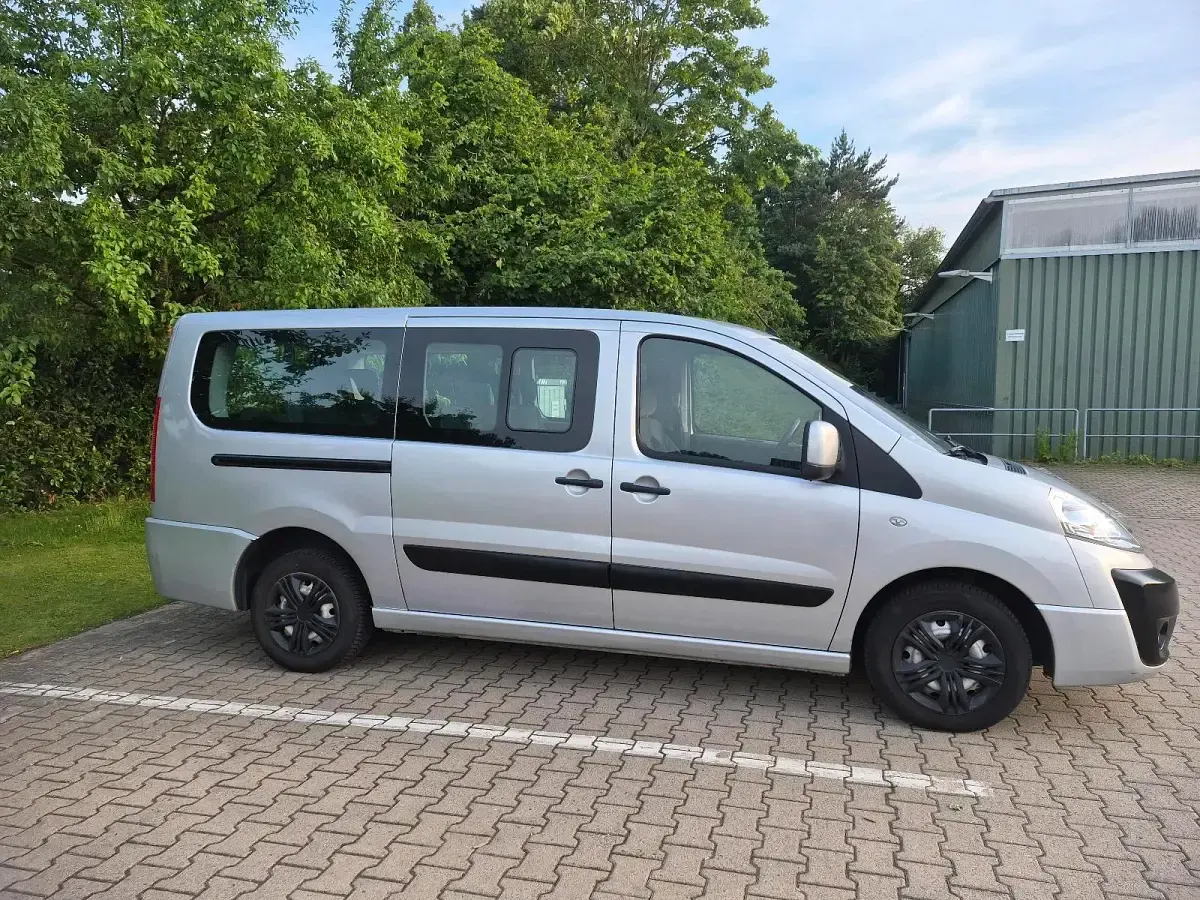 Gebraucht Citroën Jumpy 128 PS (94 kW) 2015 Silber Van / Kleinbus