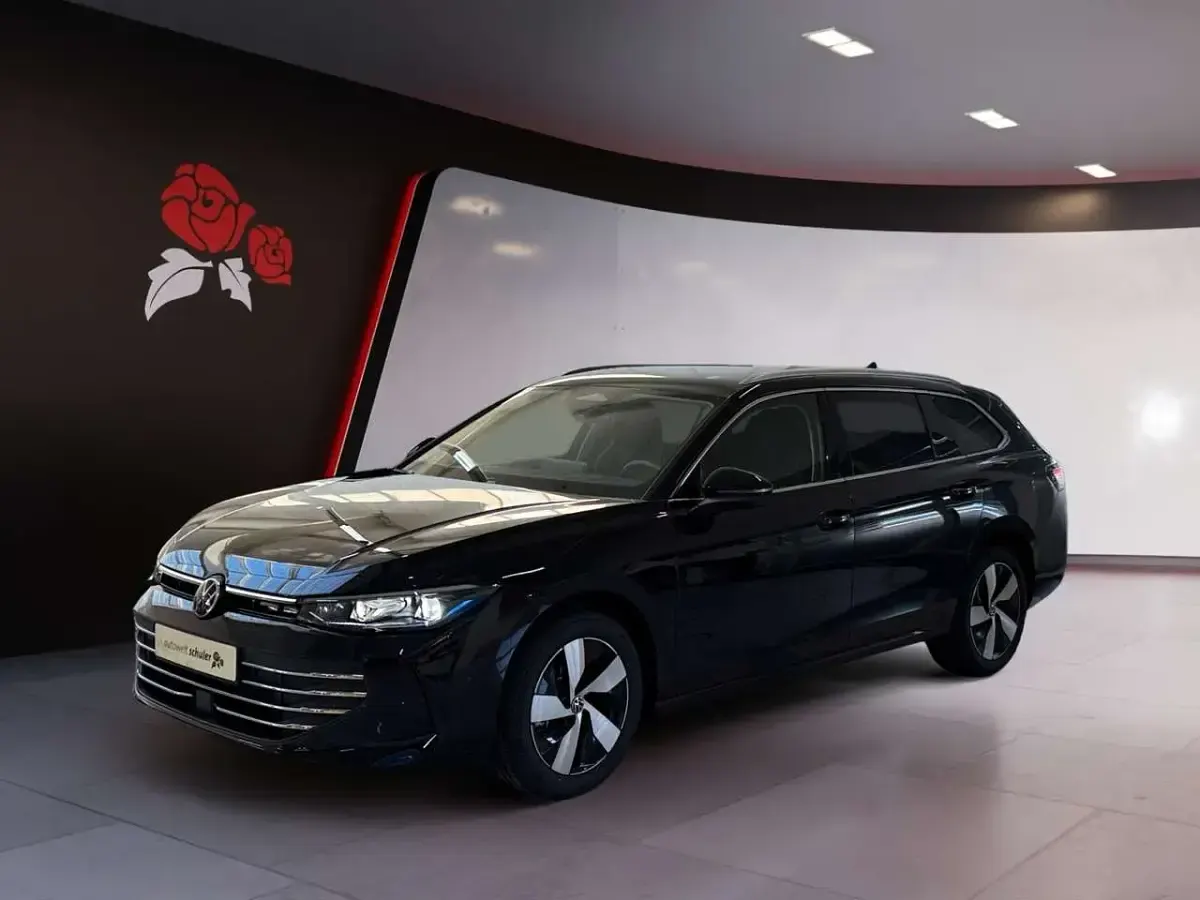 Gebraucht VW Passat Business 150 PS (110 kW) 2026 Schwarz Limousine