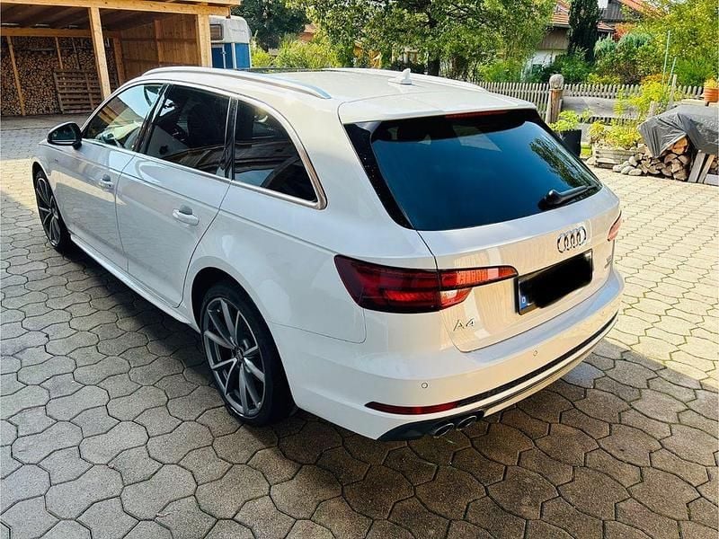 Weiß Gebraucht 2018 Audi A4 Kombi | 21.400 € (Fairer Preis) - Bild 1/4