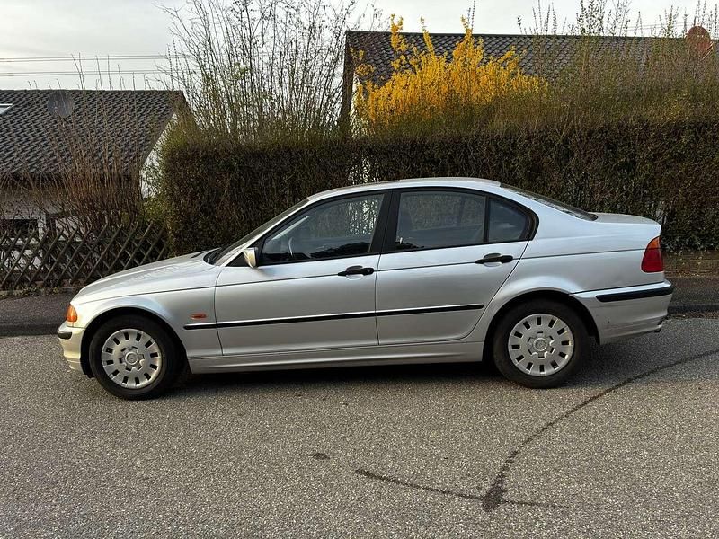 Gebraucht BMW 316 105 PS (77 kW) 1999 Silber Limousine