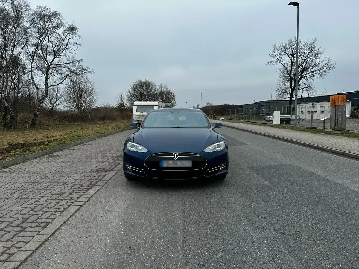 Gebraucht Tesla Model S 311 kW (423 PS) 2016 Blau Kleinwagen