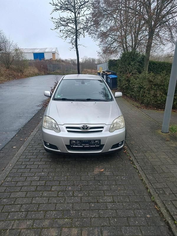 Grau Gebraucht 2004 Toyota Corolla Limousine | 2.990 € (Fairer Preis) - Bild 1/4