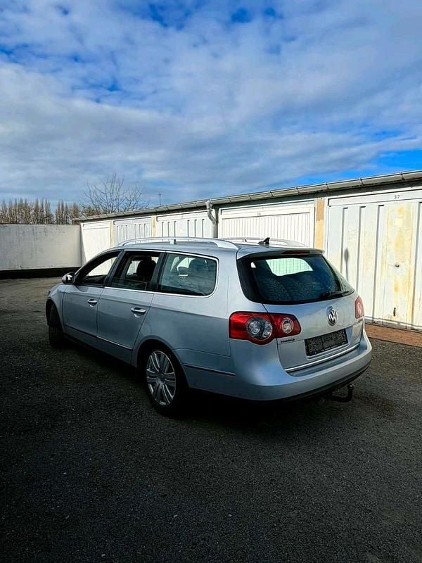 Gebraucht VW Passat 170 PS (125 kW) 2009 Blau Kombi