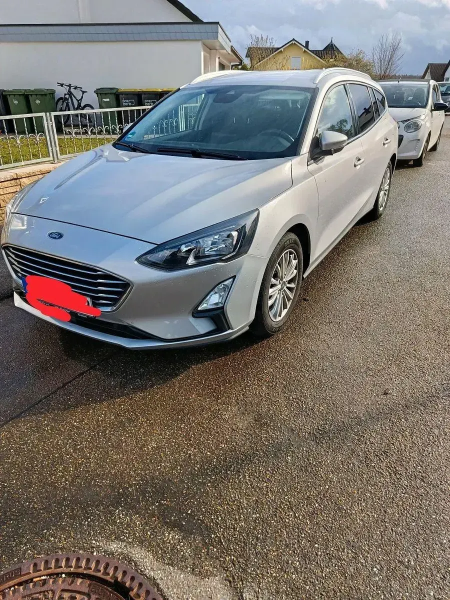 Gebraucht Ford Focus Titanium 125 PS (91 kW) 2020 Silber Kombi