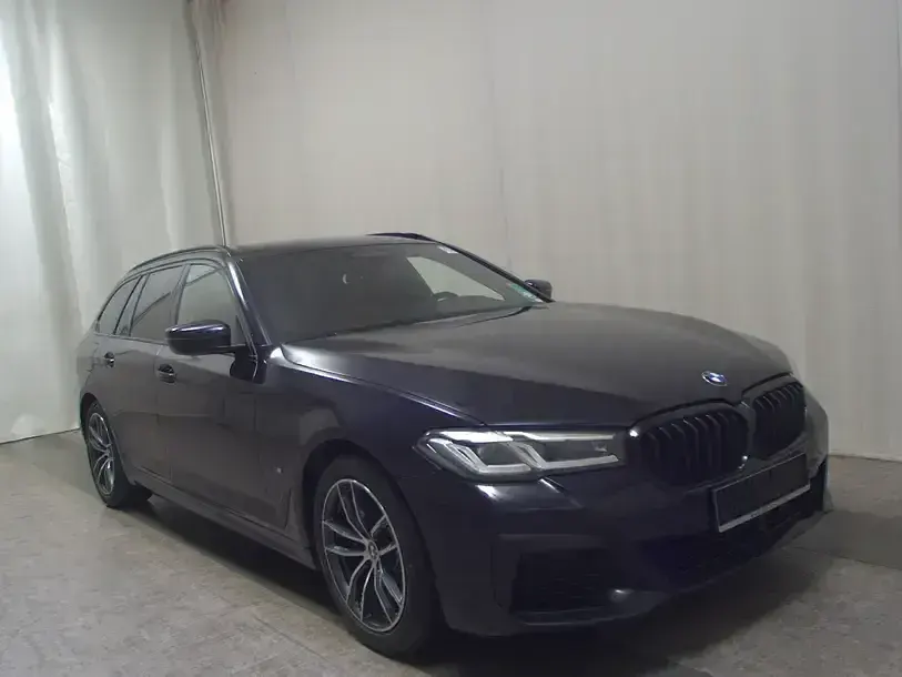 Gebraucht BMW 520 M Sport 190 PS (139 kW) 2022 Blau Kombi