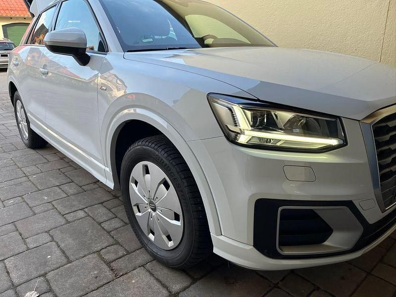 Gebraucht Audi Q2 Sport 150 PS (110 kW) 2020 Weiß SUV