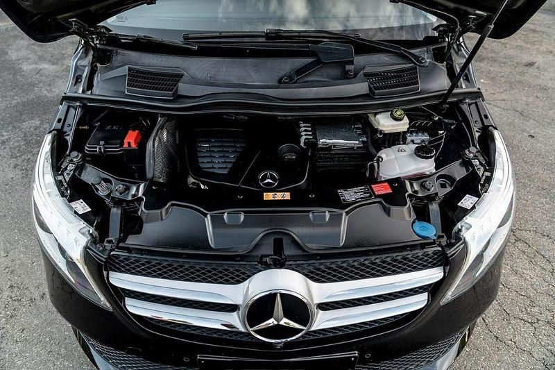 Gebraucht Mercedes V300 Marco Polo 239 PS (175 kW) 2019 Schwarz Van / Kleinbus
