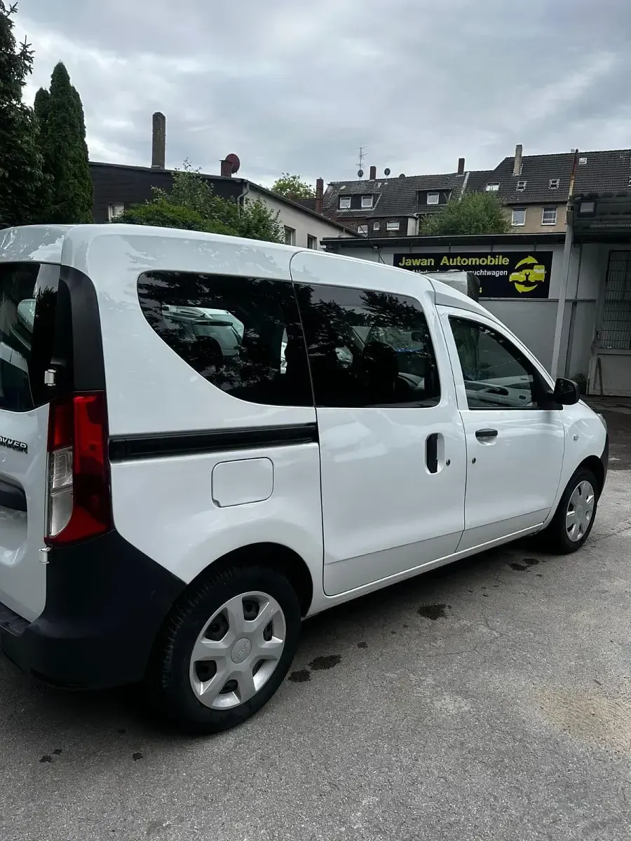 Gebraucht Dacia Dokker 102 PS (75 kW) 2016 Weiß Van / Kleinbus