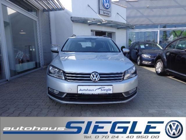 Gebraucht VW Passat 140 PS (102 kW) 2012 Silber metallic Kombi