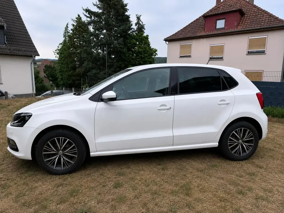Gebraucht VW Polo Allstar 60 PS (44 kW) 2017 Weiß Kleinwagen