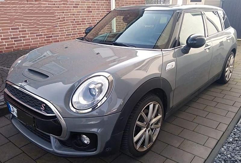 Grau Gebraucht 2018 Mini Cooper S Clubman Kombi | 18.900 € (Fairer Preis) - Bild 1/4