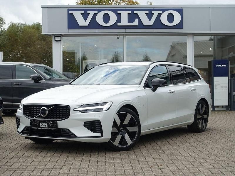 Weiß Gebraucht 2025 Volvo V60 Ultra Kombi | 48.900 € (Fairer Preis) - Bild 1/4