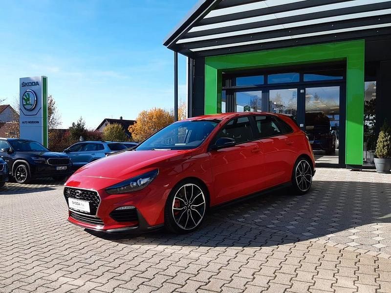 Rot Gebraucht 2019 Hyundai i30 N Performance Limousine | 22.890 € (Fairer Preis) - Bild 1/4