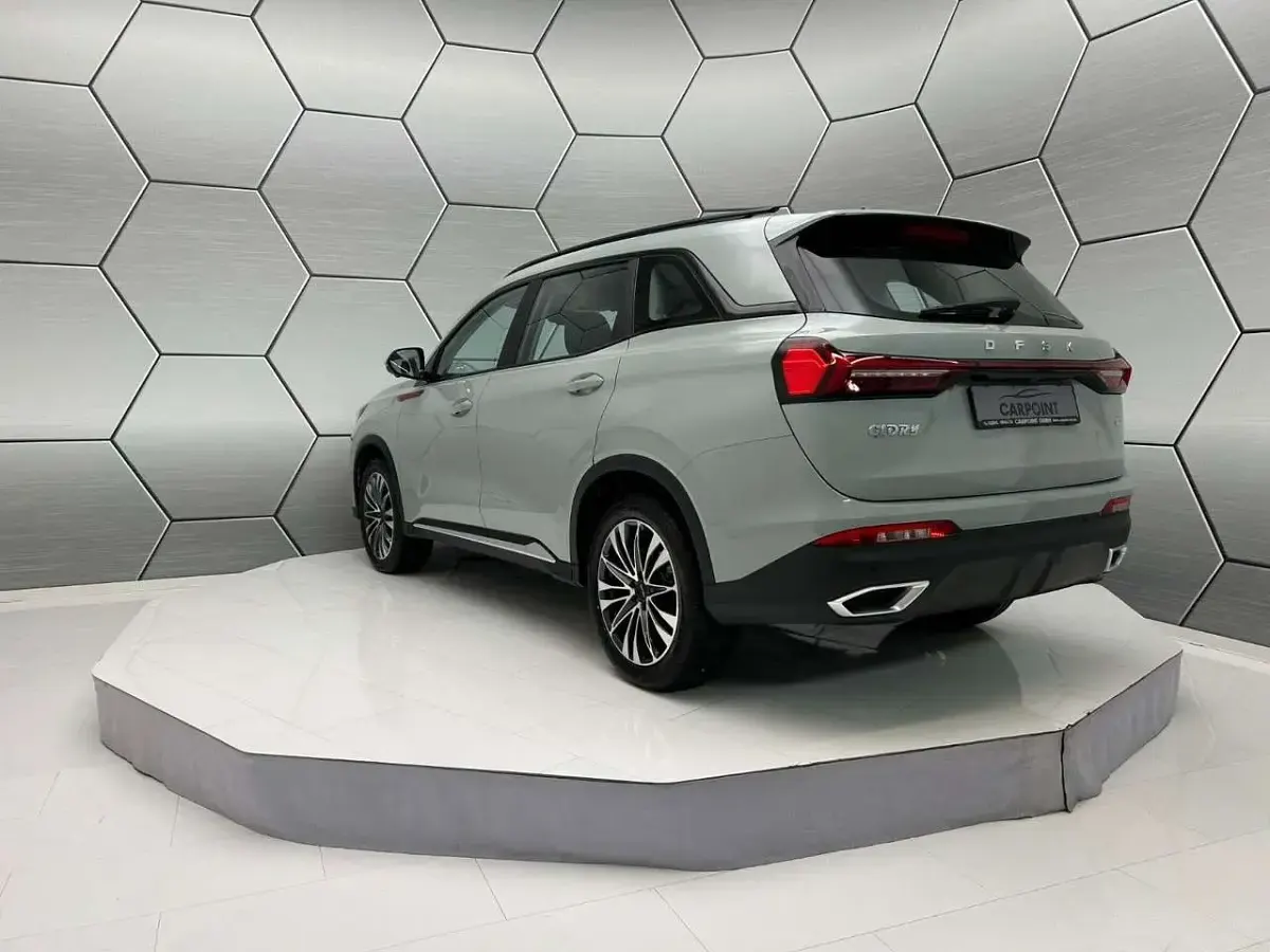 Neu DFSK Fengon 177 PS (130 kW) 2025 Grau SUV