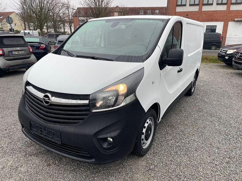Gebraucht Opel Vivaro 95 PS (69 kW) 2017 Weiß Van / Kleinbus