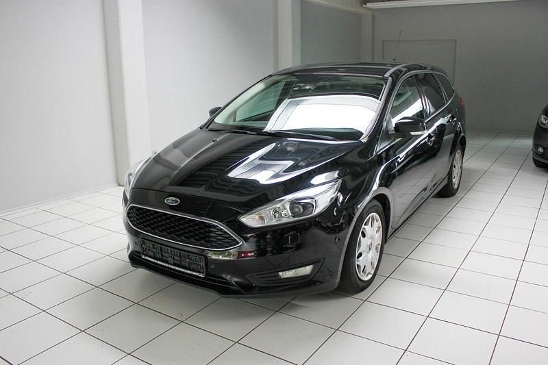 Schwarz Gebraucht 2016 Ford Focus Business Edition Kombi | 6.999 € (Fairer Preis) - Bild 1/4