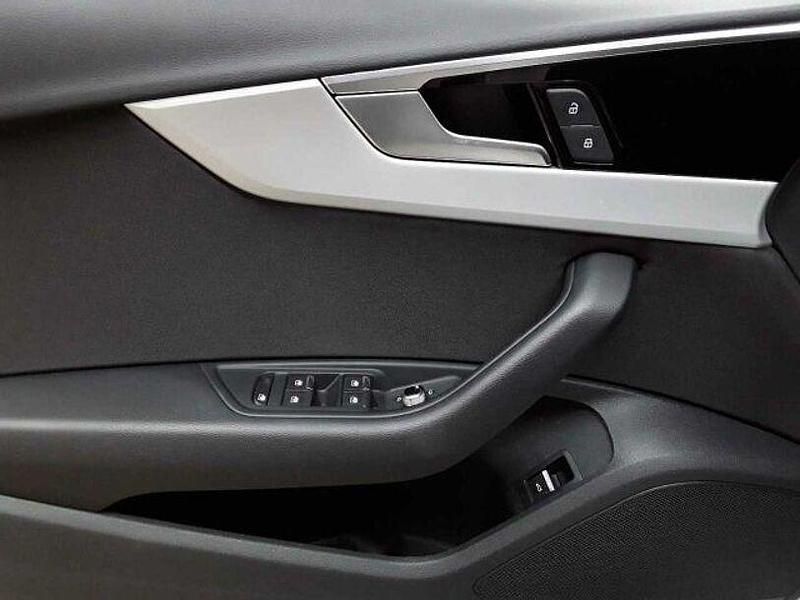 Gebraucht Audi A4 Advanced 204 PS (150 kW) 2024 Gletscherweiß metallic Kombi