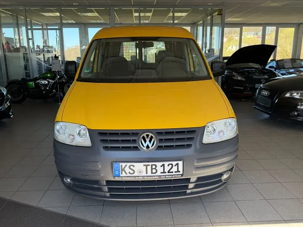 Käytetty VW Caddy 69 HP (50 kW) 2009 Keltainen Tila-auto