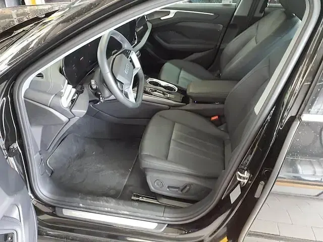 Gebraucht Audi A6 Ambiente 204 PS (150 kW) 2025 Mythosschwarz metallic Kombi