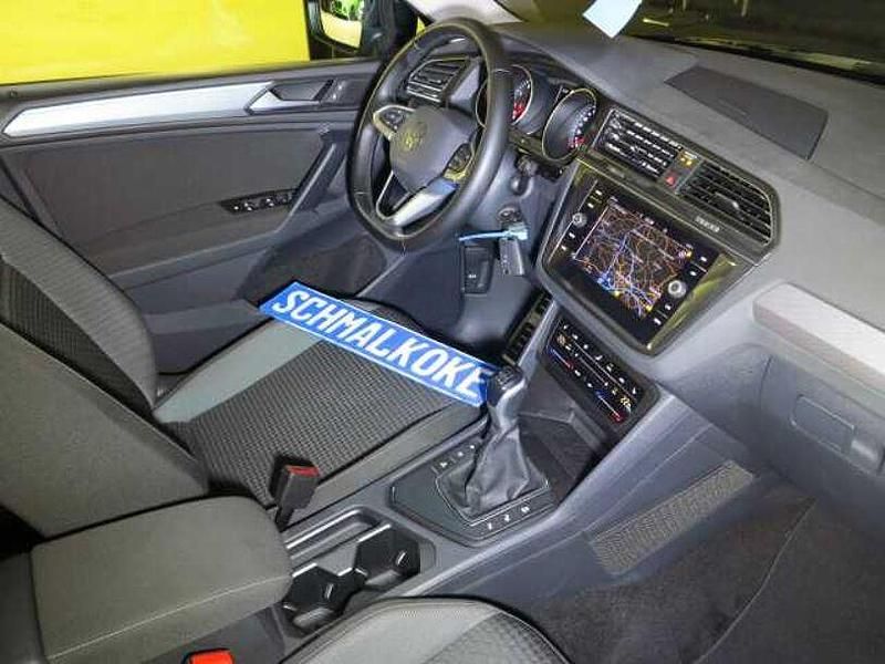 Gebraucht VW Tiguan Active 131 PS (96 kW) 2022 Deep black pearlescent SUV