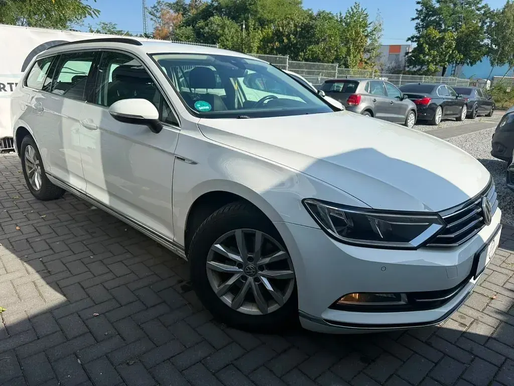 Gebraucht VW Passat 190 PS (139 kW) 2019 Weiß Limousine
