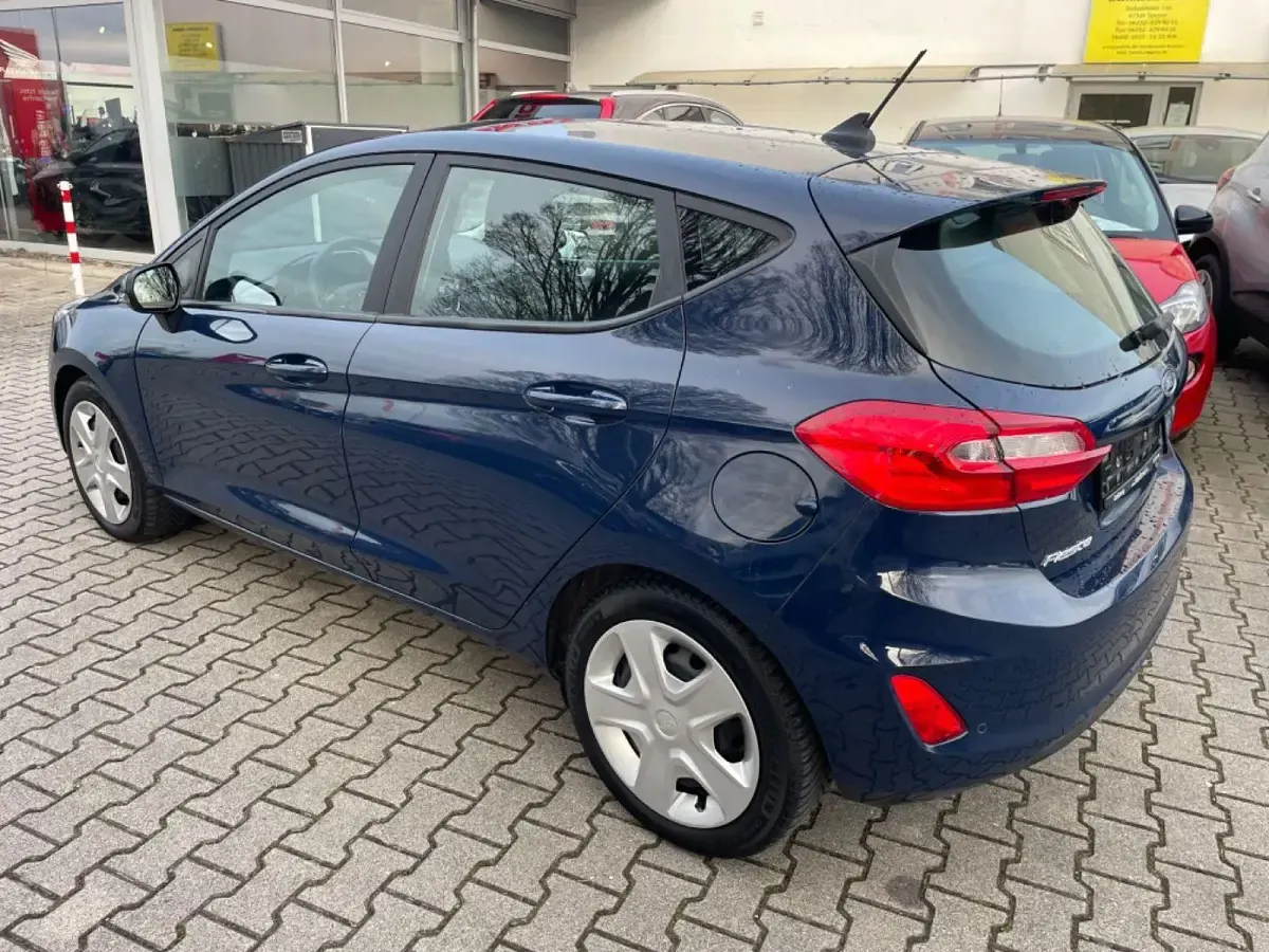Gebraucht Ford Fiesta Cool & Connect 86 PS (63 kW) 2020 Blau Limousine