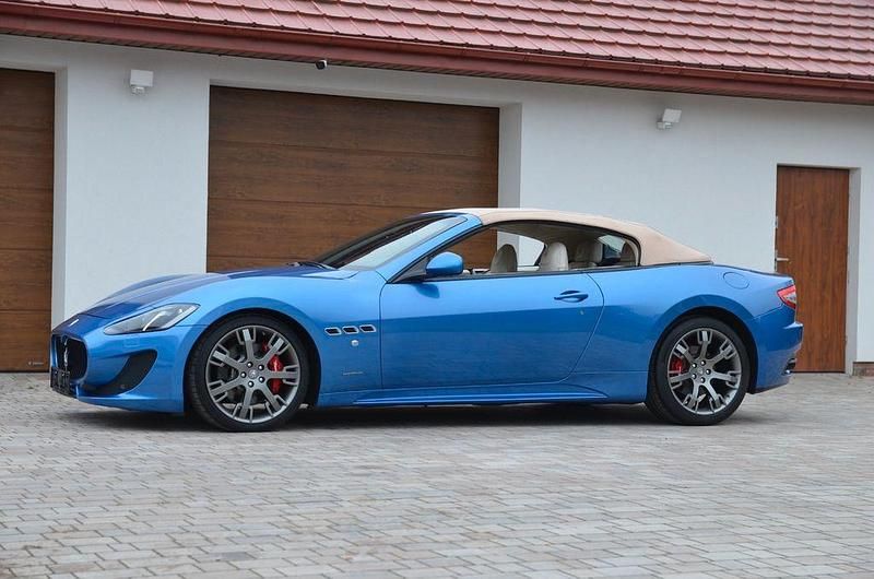 Gebraucht Maserati GranCabrio 460 PS (338 kW) 2013 Blau Cabrio