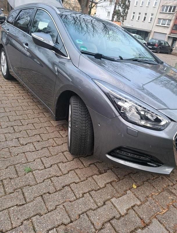 Gebraucht Hyundai i40 Premium 141 PS (103 kW) 2016 Kombi