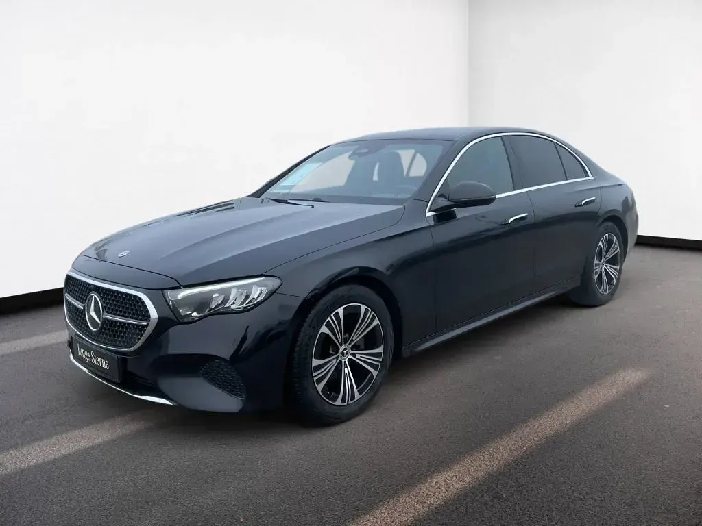 Gebraucht Mercedes E220 Avantgarde 197 PS (144 kW) 2025 Metalliclack obsidianschwarz Limousine