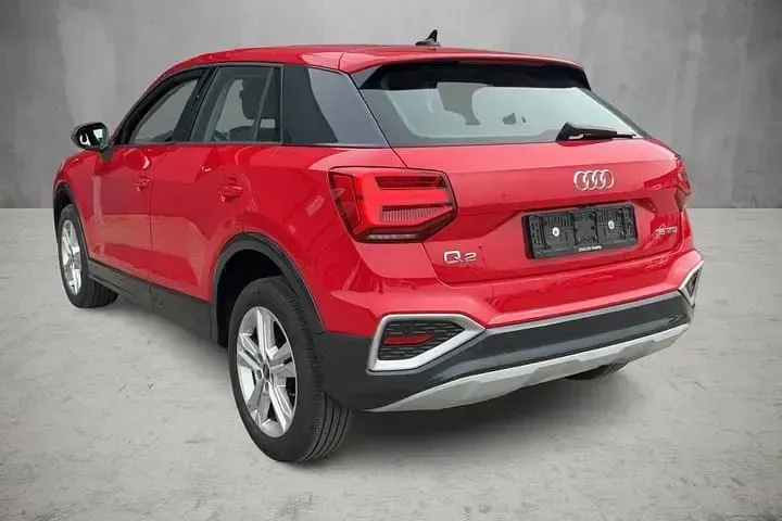 Gebraucht Audi Q2 Advanced Plus 150 PS (110 kW) 2024 Rot SUV