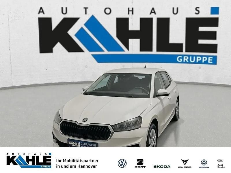 Weiß Gebraucht 2022 Skoda Fabia Active Limousine | 11.989 € (Guter Preis) - Bild 1/4