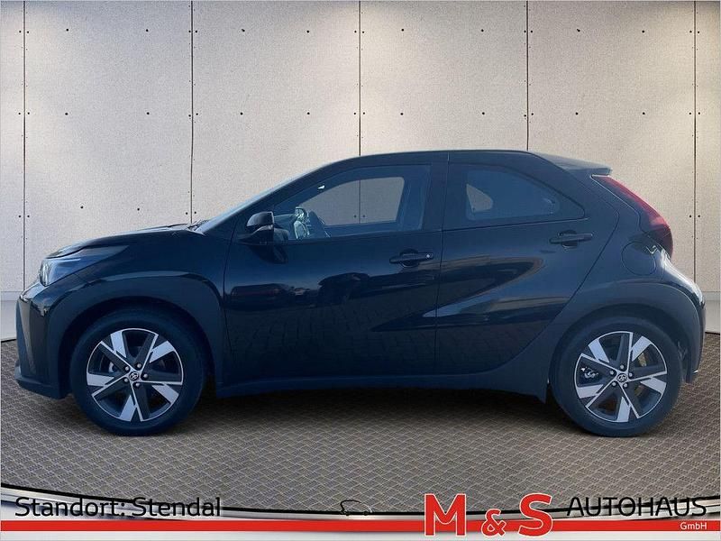 Neu Toyota Aygo X Active 116 PS (85 kW) 2026 Schwarz SUV